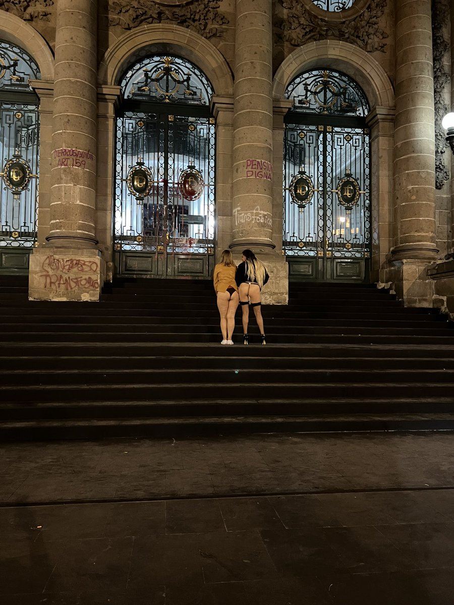 Red3xM's tweet photo. Y se hizo el #exhibit con estas bellas mujeres, harto cachondas #complices #amigascachondas #senospasavolando Gracias hermosa @SofiyMiguel https://t.co/jhbvy8zJOK