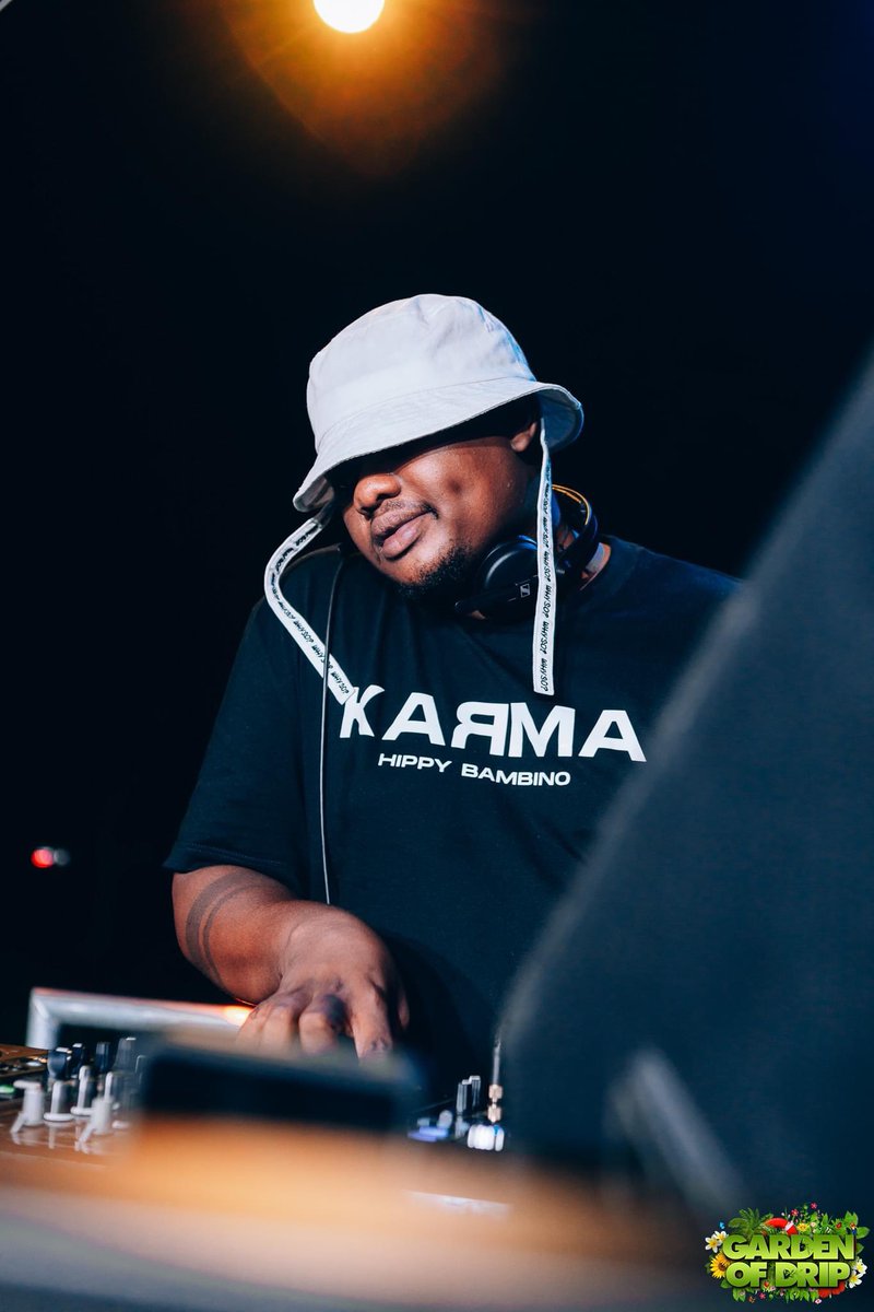 music minds at the field 🎧🧏🏽‍♂️ 
🎥: <a href="/Kagiso_Neutral/">NeutraL® 🇧🇼</a>