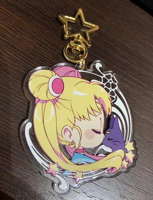 I reopened my store to finally sell some con leftovers online because I'm drowning in old keychains and I need to get rid of them (hence the discount for those). But I made my new keychains and pins and even some print available too, so check it out? <3 
