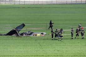 JostoMaffeo's tweet photo. 🕯️ RIP 🛫 🇮🇹 el Tte. Coronel Giuseppe #Cipriano y el Mayor Marco #Meneghello, fallecidos hoy en accidente #aéreo
Sus #U208 del "60° Stormo" han chocado en el cielo de #Guidonia, #Roma, por causas que se investigan.
Abrazos a familias e @ItalianAirForce
@controladores https://t.co/jUesSKmbNL