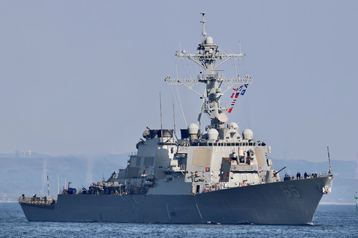 USS Benfold (DDG 65) Arleigh Burke-class Flight I guided missile destroyer coming into Yokosuka, Japan - March 7, 2023 #ussbenfold #ddg65

SRC: TW-@svXwunjkknbmZYw