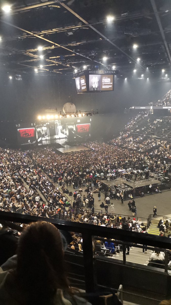 moonjay666's tweet image. En place pour ATEEZ 🥰🥰🥰🥰