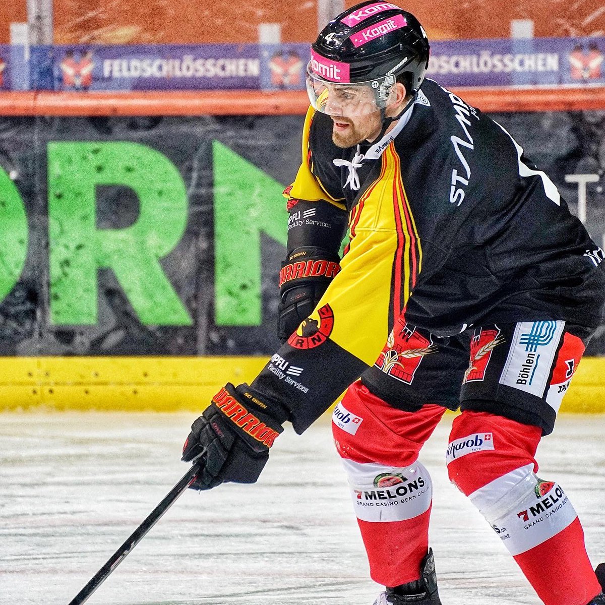 scbern_news's tweet photo. Warm-Up 🔥🏒 in der #PostFinanceArena für das Pre-Playoff Spiel 1 gegen den @EHC_Kloten_1934 #SCBern #EHCKloten https://t.co/bKipF5Rhhk