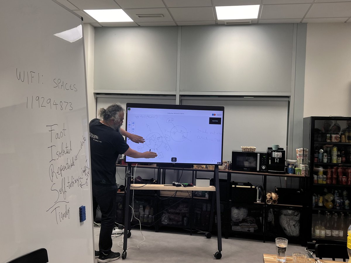 bcnswcraft's tweet image. Working in the Ohce kata and discussing inside-out + TDD and outside-in TDD, related to how unit tests are FIRST (Fast, Isolated, Repeatable, Self-verifying and Timely) with @trikitrok at @thetrainline Barcelona office #kata #codingdojo #softwarecrafters codesai.com/posts/2016/05/…