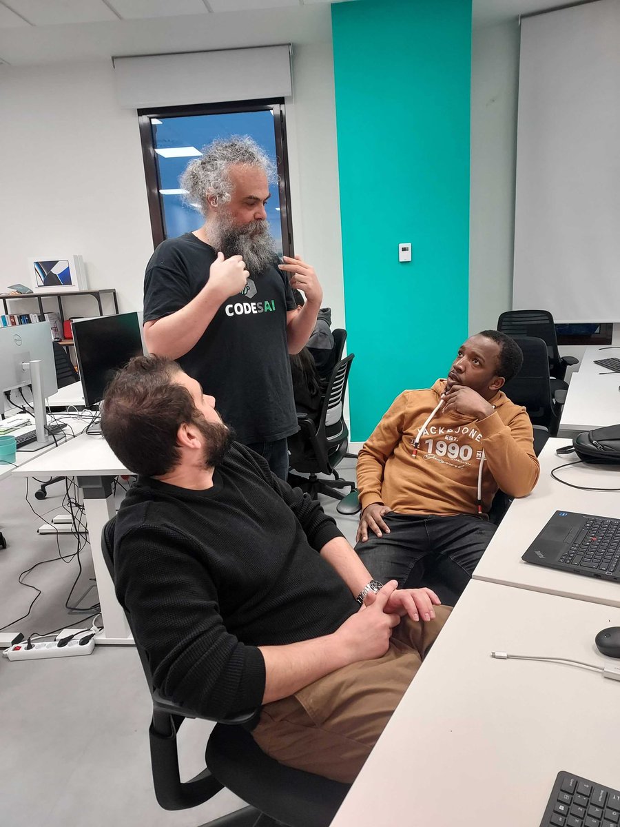 bcnswcraft's tweet image. Working in the Ohce kata and discussing inside-out + TDD and outside-in TDD, related to how unit tests are FIRST (Fast, Isolated, Repeatable, Self-verifying and Timely) with @trikitrok at @thetrainline Barcelona office #kata #codingdojo #softwarecrafters codesai.com/posts/2016/05/…