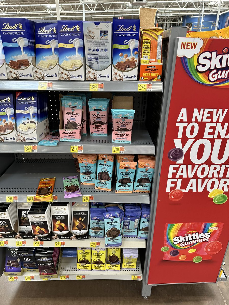 KayleyNeece02's tweet photo. @MrBeast Wasn’t too messed up but definitely looks better now 😁 #nortonwalmart #virginia https://t.co/t1E9S4lsUB