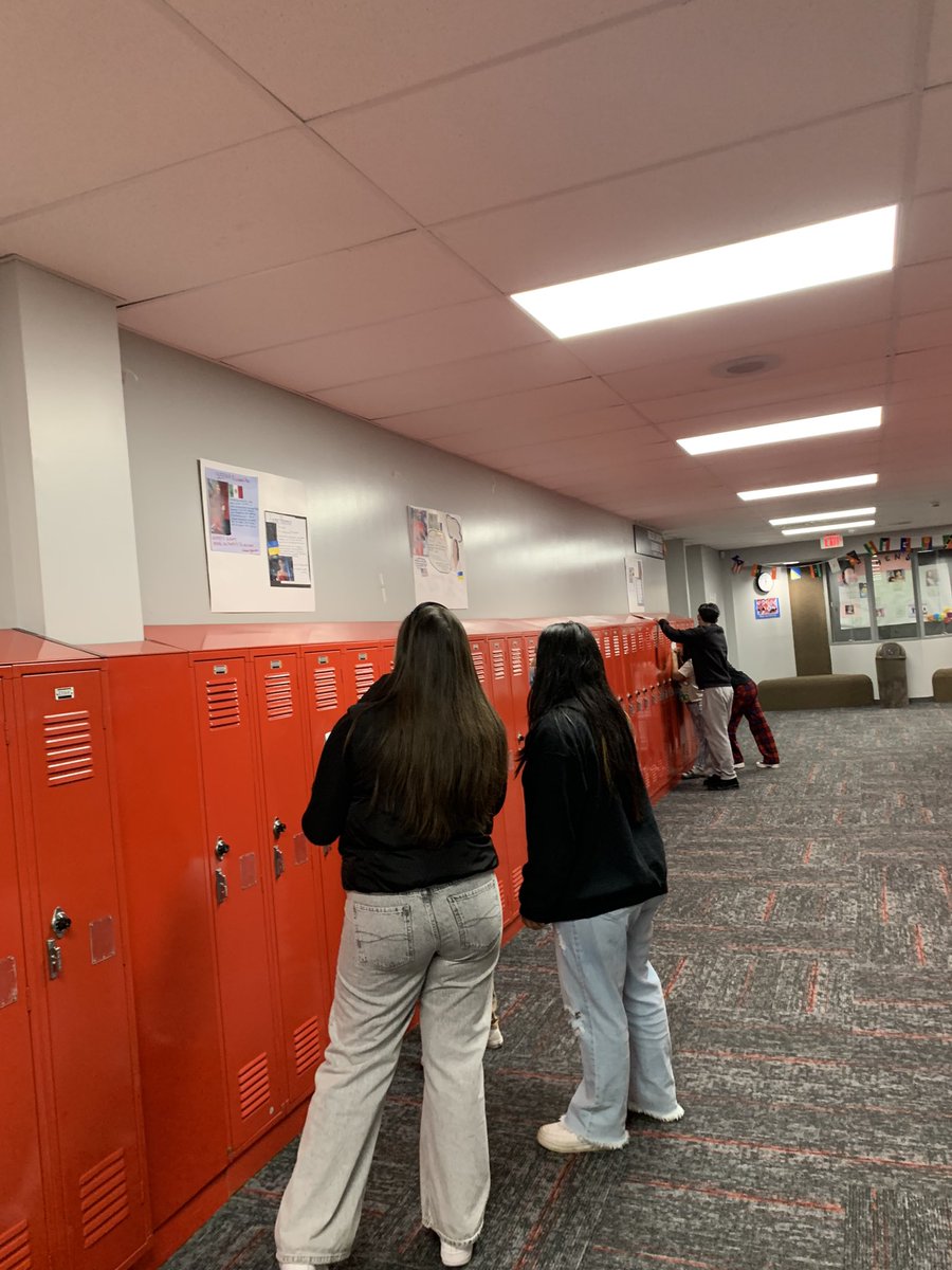 Ms. Proffitt (@missproffittphs) on Twitter photo Now that my classes have done such a great job making the #WomensHistoryMonth posters for our department, they participated in a scavenger hunt today and learned from their peers about all of these women from around the world! #MyPalatine <a href="/PiratesofPHS/">Palatine High School</a> Now that my classes have done such a great job making the #WomensHistoryMonth posters for our department, they participated in a scavenger hunt today and learned from their peers about all of these women from around the world! #MyPalatine <a href="/PiratesofPHS/">Palatine High School</a>
