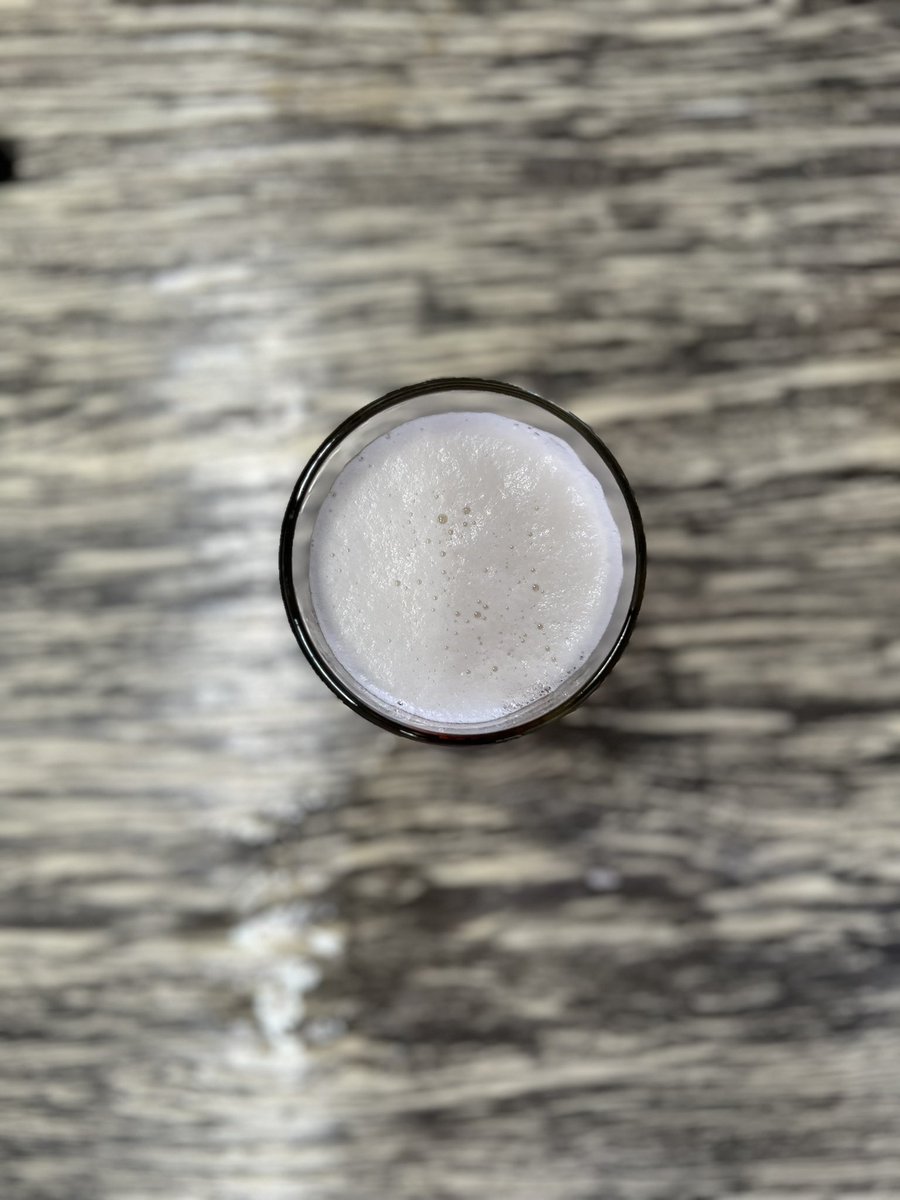 BuquiBichi's tweet image. ¿De cuál cheve llenarán hoy su #growler? 🍻.

Recuerden que también pueden llevar sus baby growlers y llenar solo 32oz 👌🏼.

Hoy les recomendamos llevar Buena Buena #WheatAle con cáscara de naranja 🍊 muuuuy deliciosa para el calor.

¿O cuál se les antoja más?

#BuquiBichi 🍻.