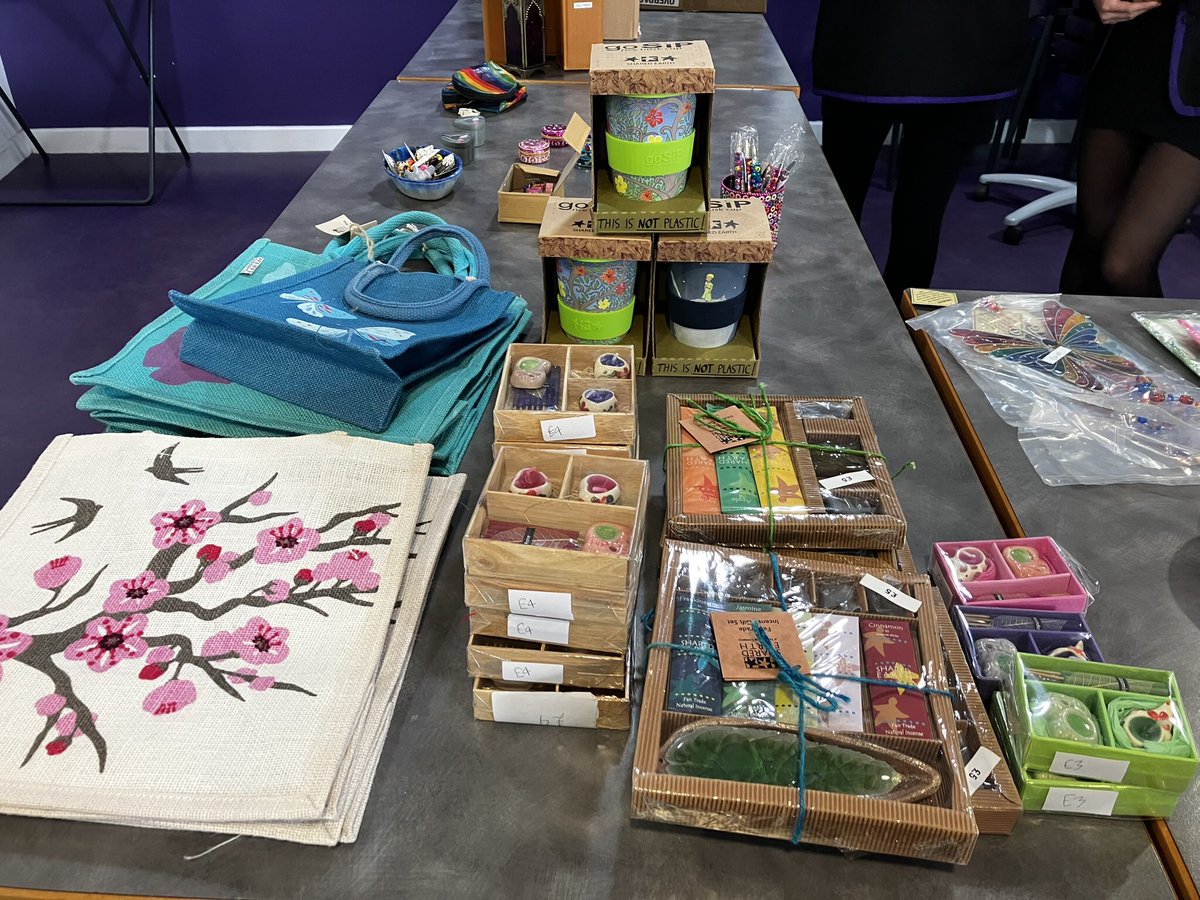 BusEd_CompSTJ's tweet photo. @st_johnsacademy pupils and staff, our Fairtrade pop-up shop will be open during break all week. Pop along and have a look at our range of gifts 😊 #FairtradeFortnight #enterprise https://t.co/N2cWnpH1R4