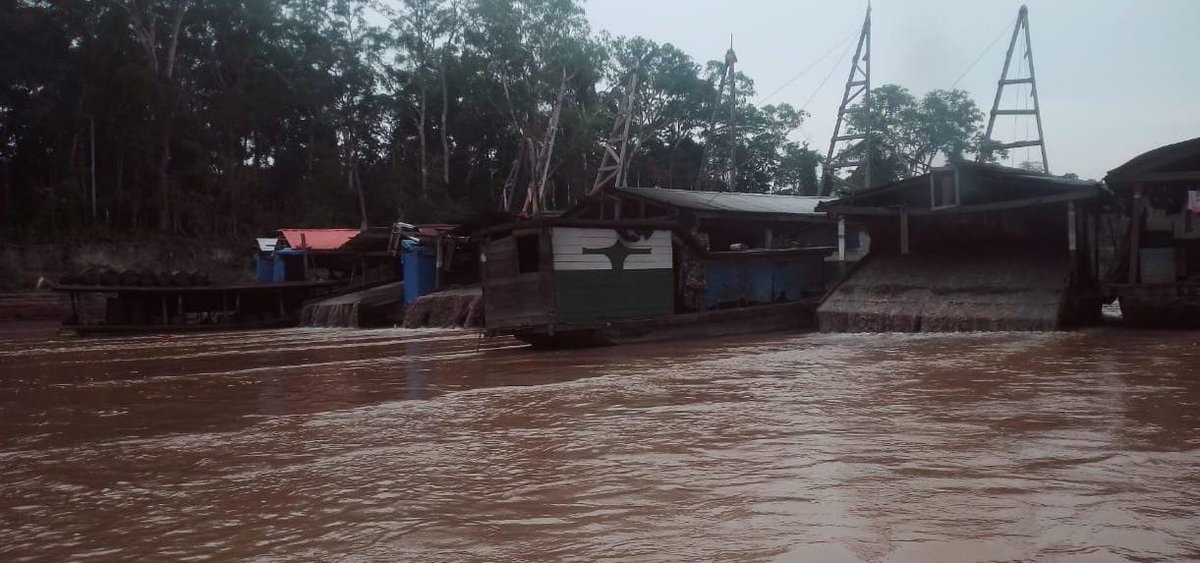 MongabayLatam's tweet photo. #VIDEO 🎥🇧🇴
El Cejis realizó en 2021 un estudio en el río Madre de Dios, en #Bolivia, para determinar los efectos ambientales, sociales y económicos que la minería ilegal y el mercurio causan en los pueblos indígenas. Los detalles en #HistoriasEn1Minuto https://t.co/Voigf0SWwd https://t.co/lZJ0GbR42u
