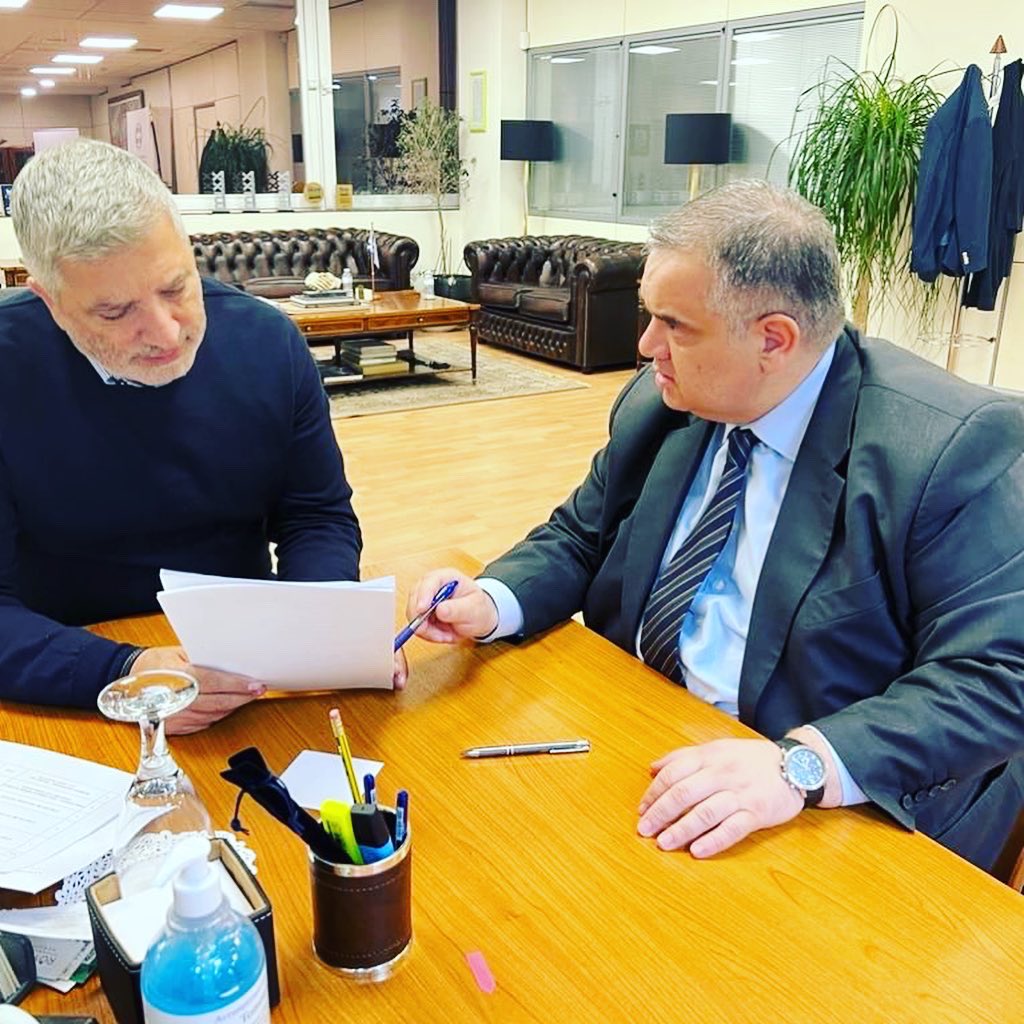 vspanakis's tweet photo. Διανύουμε ημέρες πένθους και οι σκέψεις μας ειναι με τους συγγενείς των θυμάτων. Την ίδια ώρα, εξασφαλίστηκαν οι ποροι χρηματοδότησης για το μεγαλύτερο έργο στην Ευρώπη γιατην ανάπλαση του Φαληρικού ´Ορμου. #Βασίλης_Σπανάκης #Μαζί_Ξανά #vspanakis #notios_tomeas https://t.co/ZHZHkK01bg