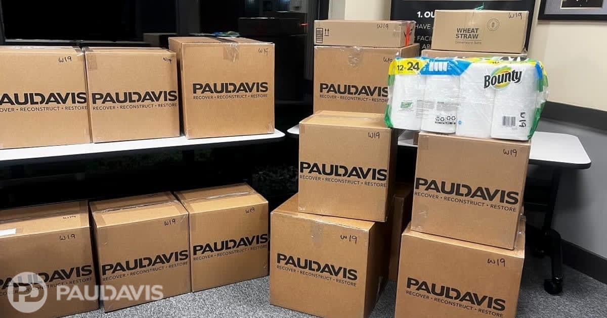 PDUtah's tweet image. Paul Davis of Omaha collected HOW many canned goods for the Food Bank for the Heartland @Food4Heartland? bit.ly/4016GB8