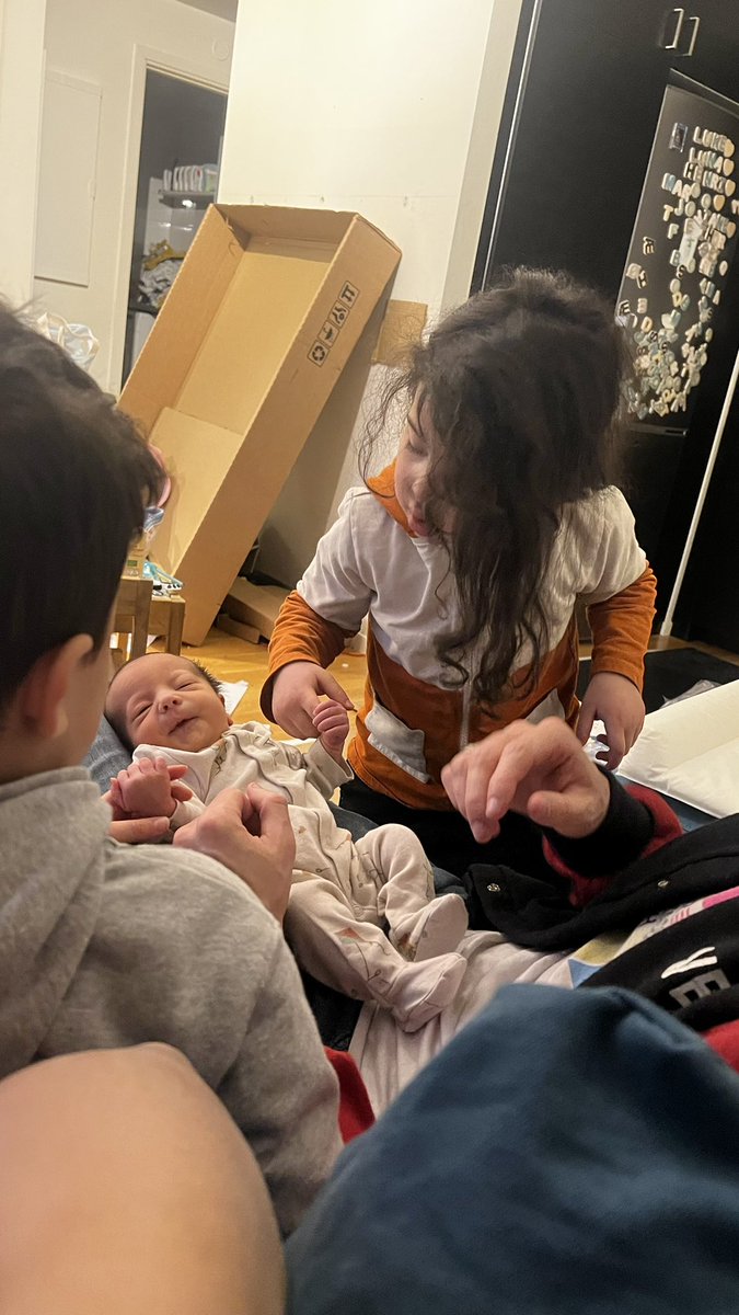 jovianejardim's tweet image. Finalmente em casa podendo ver os irmãos se conhecendo