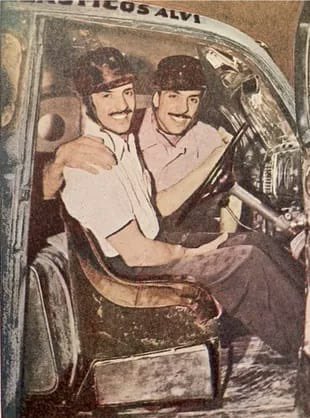 sebastianelias4's tweet photo. .@ERC_Radio de 22:00 a 23:00 por a.m. 830 y a.m. 1130 en los grandes especiales de #EntreRuedasYCaminos hoy rendimos homenaje al gran campeón Juan Galvez con un anecdotario por Ricardo Galvez https://t.co/rnD7VUN8ky https://t.co/ZxKphEjzju @pueblo830 https://t.co/sPyPwup5ix