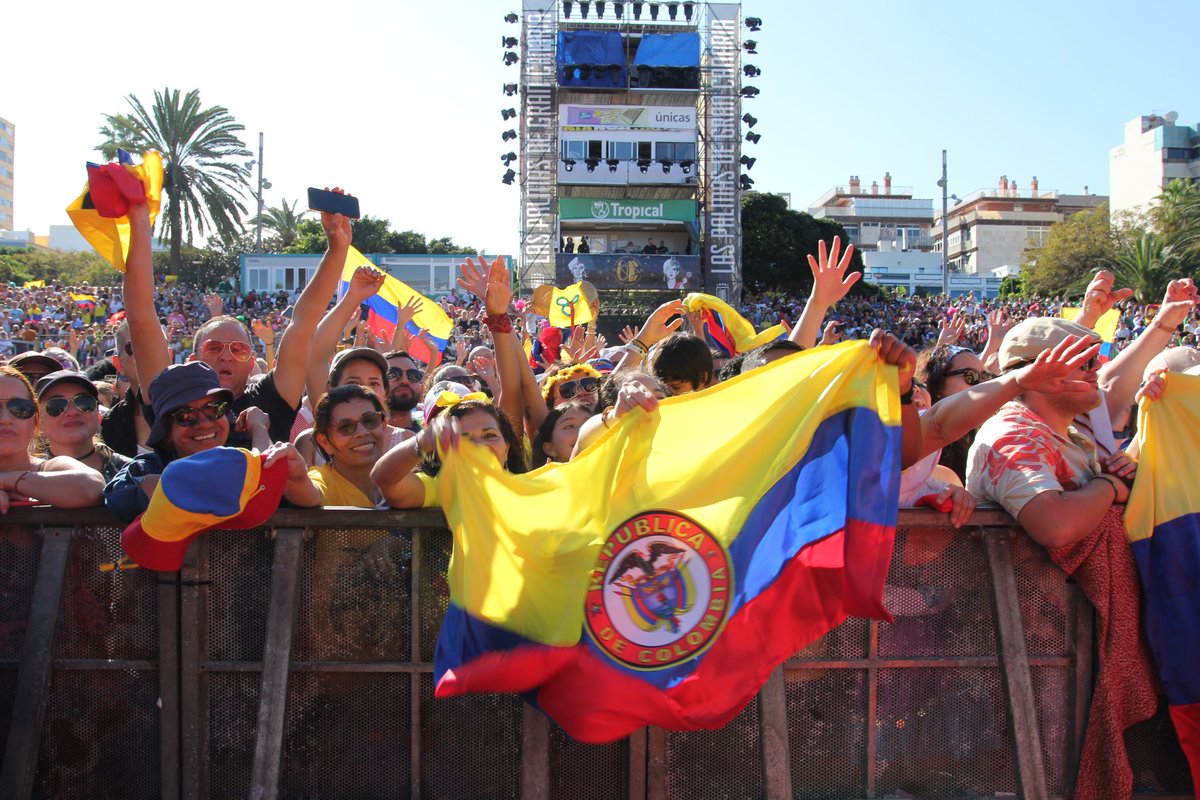 carlosvives's tweet photo. Gracias Canarias por el calor único de su carnaval, la felicidad es compartir nuestra música con ustedes❤️ ¡Ya queremos repetir! https://t.co/JFP9X2kqxZ