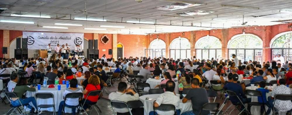 #PorSiNoLoViste #Chiapas

TORO ‘POWER’, en #Tapachula

El ‘Grupo Toro’ celebró el fin de semana su “Comida de la Amistad 2023”.

Este grupo plural de activos tapachultecos se reactiva, a unos meses de iniciar la sucesión del 2024.