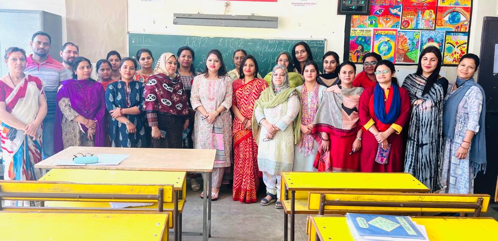uma_kapur's tweet image. ART 2 Meeting under LIC 12 conducted smoothly @RSKV_JM under the supervision of our Worthy HoS Ma'am @Poonam_JM
#ARTmeeting
#tdcprogram