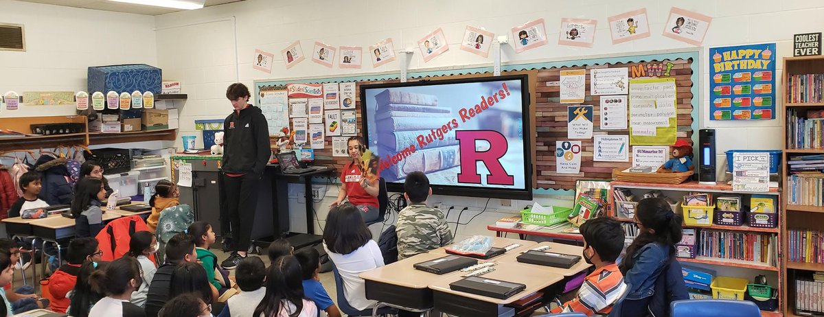 kriegerm16's tweet photo. An exciting day celebrating Read Across America @MenloParkSchool #mightymutts! https://t.co/EIhD8QmNjE