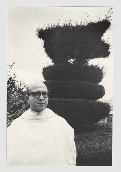 rmfrt's tweet photo. Mystique typographique pour @A_La_Rasbaille: Dom Sylvester Houédard, moine et poète concret 🫵 https://t.co/BtAzyfDXsC https://t.co/zjkYsMyXKH