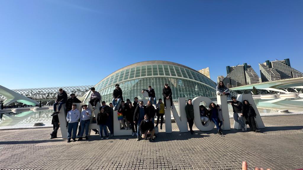 ildebass's tweet photo. + WHAT A CONCERT!!! 
Unión Musical Padre Baste” del @ColeSF_Patro 
DEMOSTRANDO que con la MÚSICA y todas las herramientas DIGITALES  que nos rodea podemos tener VIVENCIAS y sobretodo grandes EMOCIONES.

#EmotionDigitalMusic 
WE CONTINUE WITH
“Digital Musical Learning at school” https://t.co/hog3odIy5o