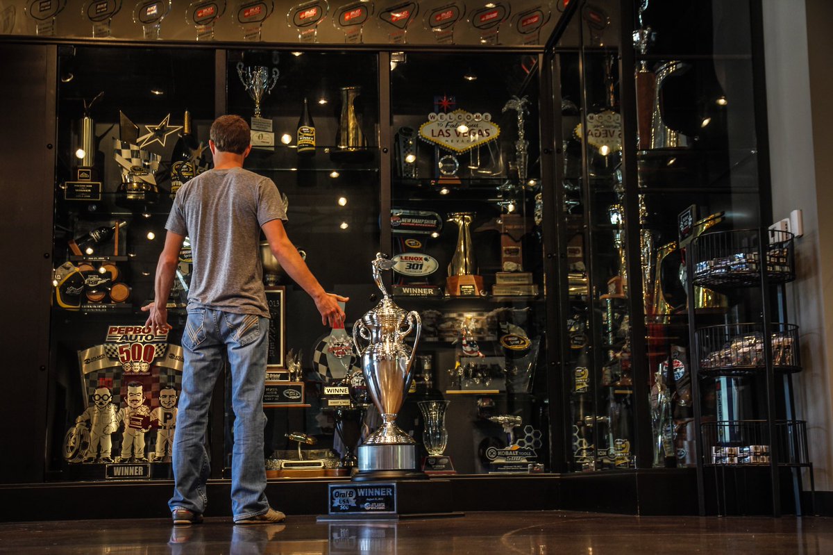 CouchRacerShop's tweet photo. There are worse things than being called the new Kasey Kahne. Like being called the new Kyle Petty. https://t.co/YpGqQOyHTS