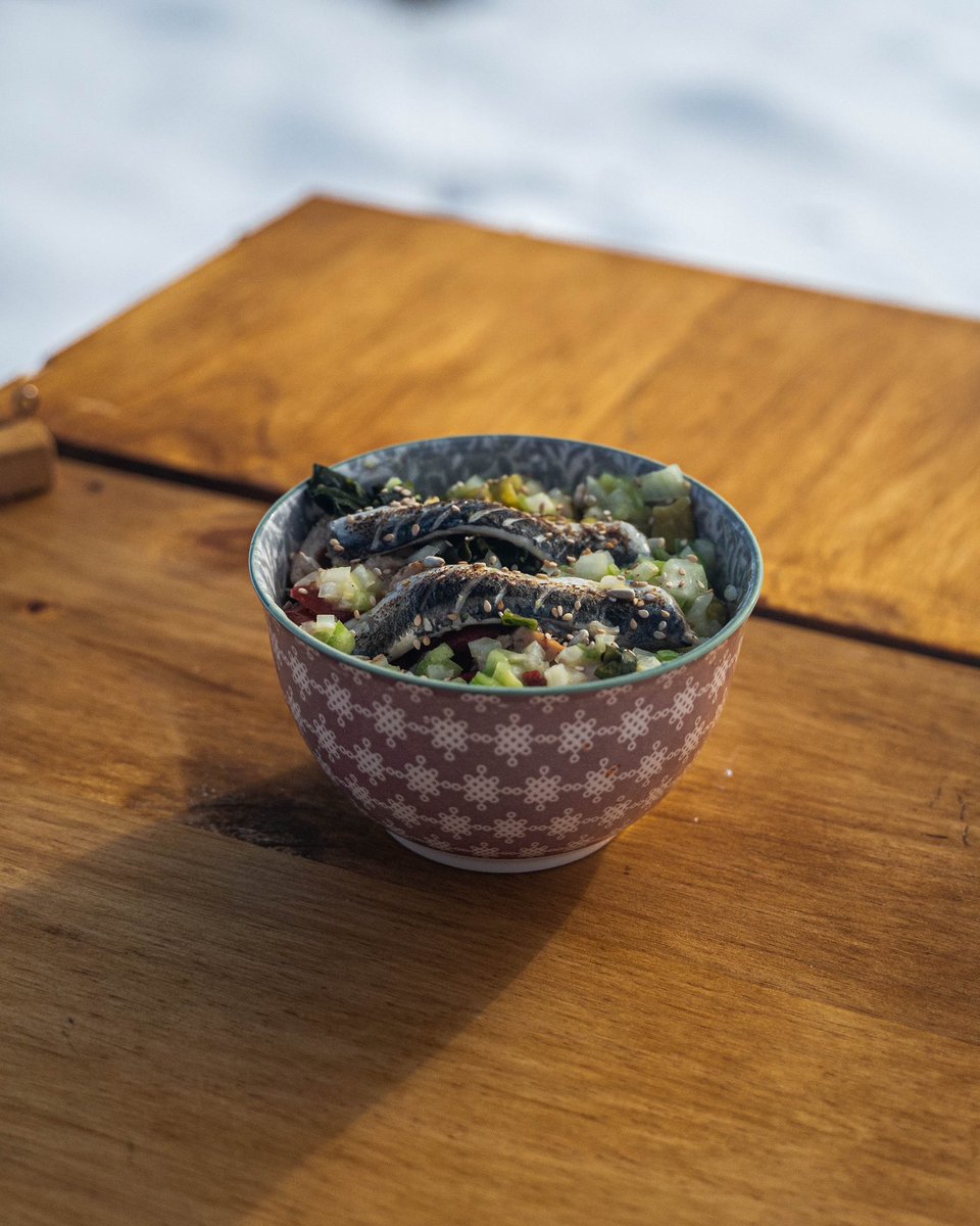 piperbeltz_'s tweet photo. Eusko Poke Bowl de anchoas, bonito y piquillos🍙🐟🌶️

📺 Receta completa:
https://t.co/sS8JABKje0

#Piperbeltz #PiperCarro https://t.co/CVdSx15RrV