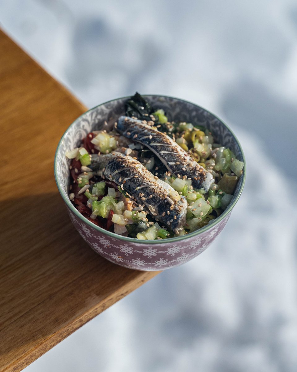 piperbeltz_'s tweet photo. Eusko Poke Bowl de anchoas, bonito y piquillos🍙🐟🌶️

📺 Receta completa:
https://t.co/sS8JABKje0

#Piperbeltz #PiperCarro https://t.co/CVdSx15RrV