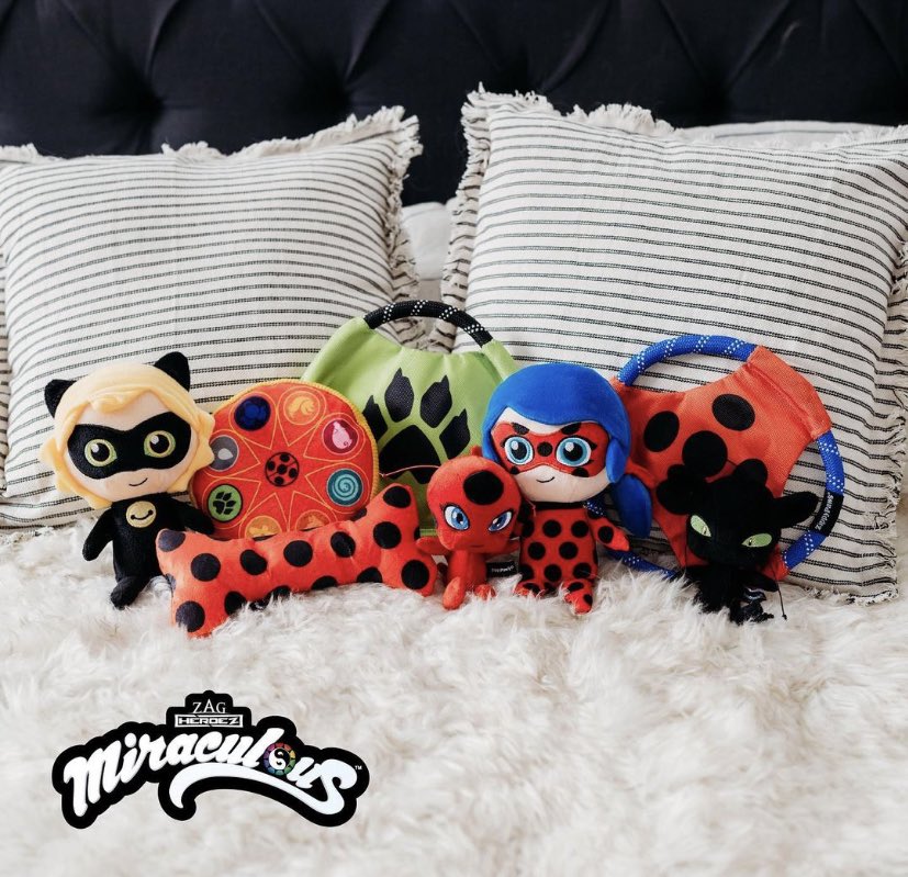 🚨🚨 BREAKING: The ZippyPaws brand has launched a collection of Miraculous dolls for dogs!

(Source: zippypaws.com/?s=Miraculous+…)