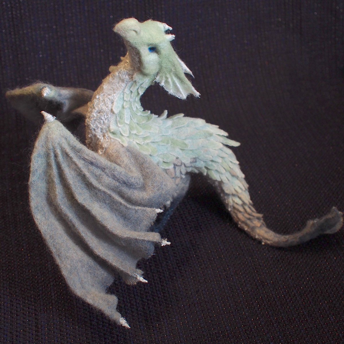 GANxWOOL's tweet image. #龍作品集まれー
出遅れましたが…
良いよねぇ、ドラゴン。
#feltdoll #feltingwool #羊毛フェルト #羊毛フェルト作家 #羊毛フェルト作品