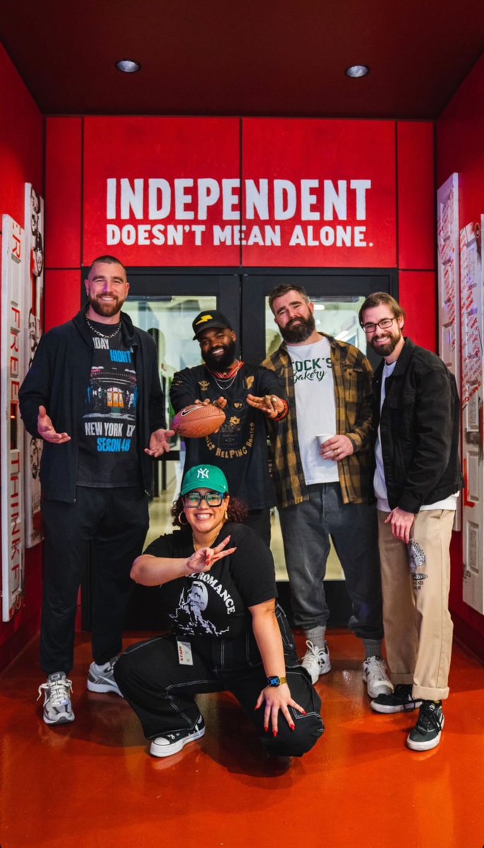 WOULD YA LOOK AT THAT?
@RECphilly’s own Will Toms repping the squad!
With The Kelce brothers no less!
THE CITY’S TEAM IS ON THE RISE