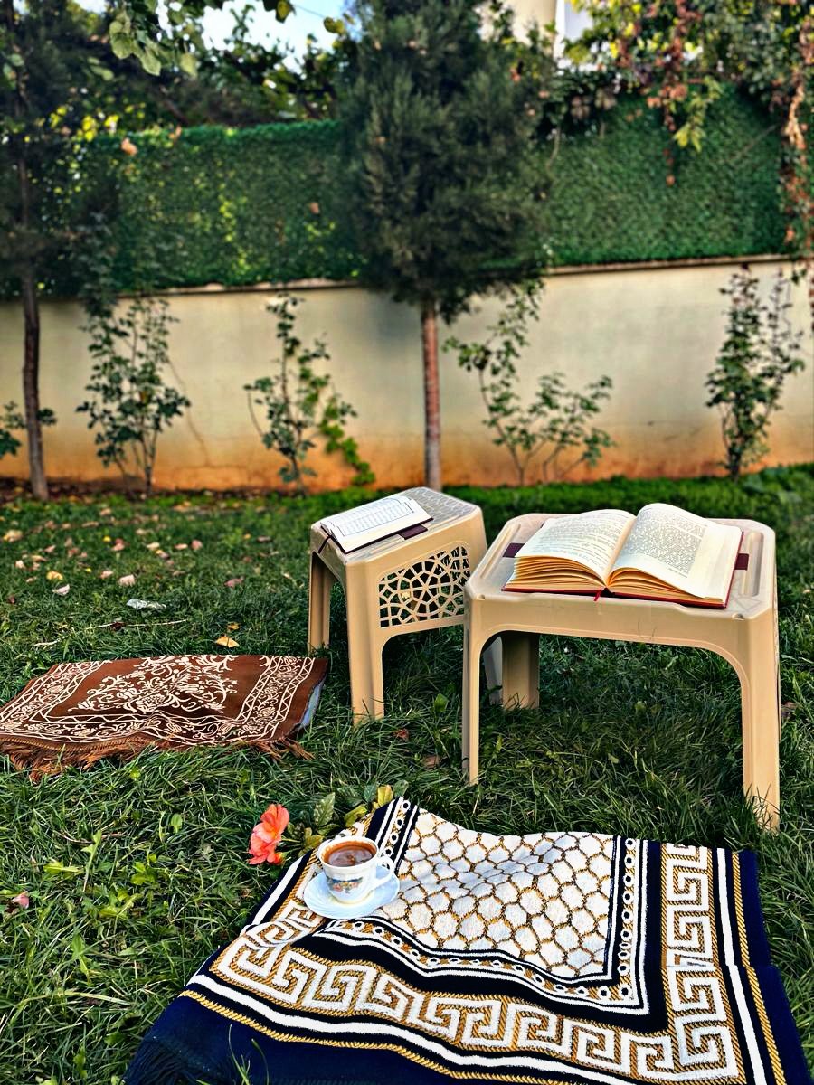 اللهُم إنا نسألك أيامًا مبشرة، 
وهمومًا راحلة، وقلوبًا مطمئنة💚💚