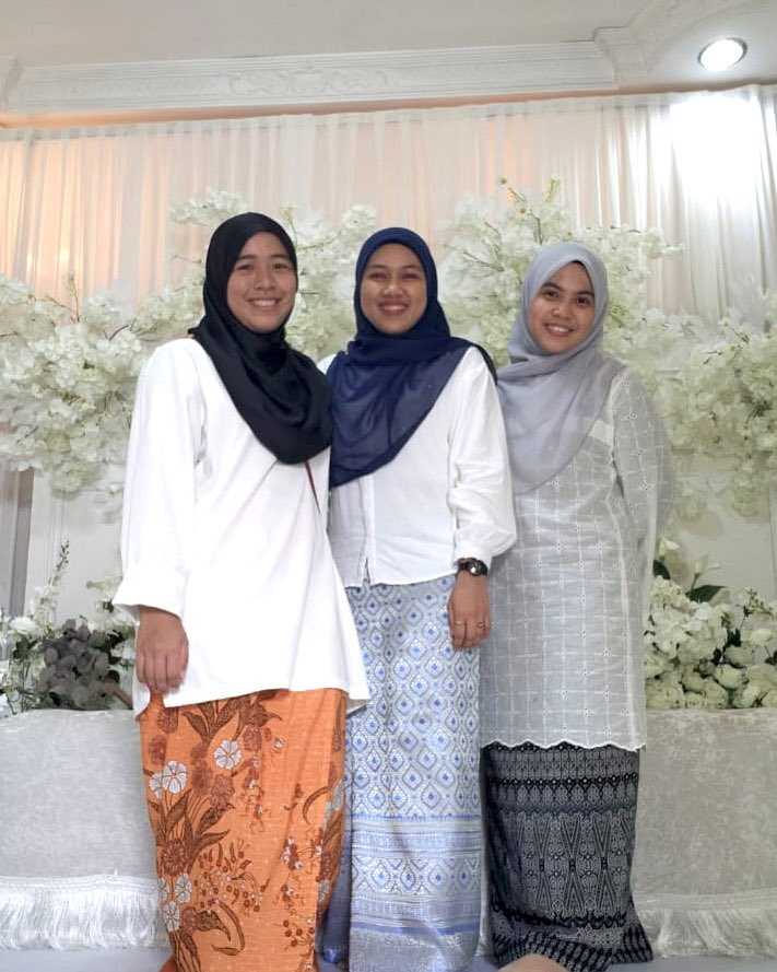 naninonnan's tweet photo. @rfa_Dee @hnshhnfh lulus untuk travel sama2 lagi π tapi kne control sikit bab beli mknn. Asal x habis je, iols yg kena habiskan ni macam mana? #throwbacksikit https://t.co/IqXkqu6pJJ