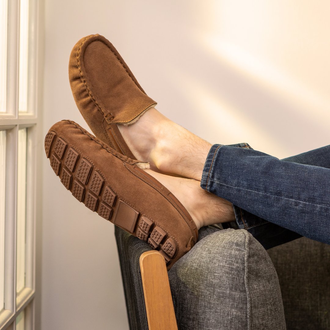 Live in the moment, unless it’s Thursday evening and all you want to do is be a couch potato in good slippers 😉🛋️

Search 99374 for these Isotoner Real Suede Moccasins.
