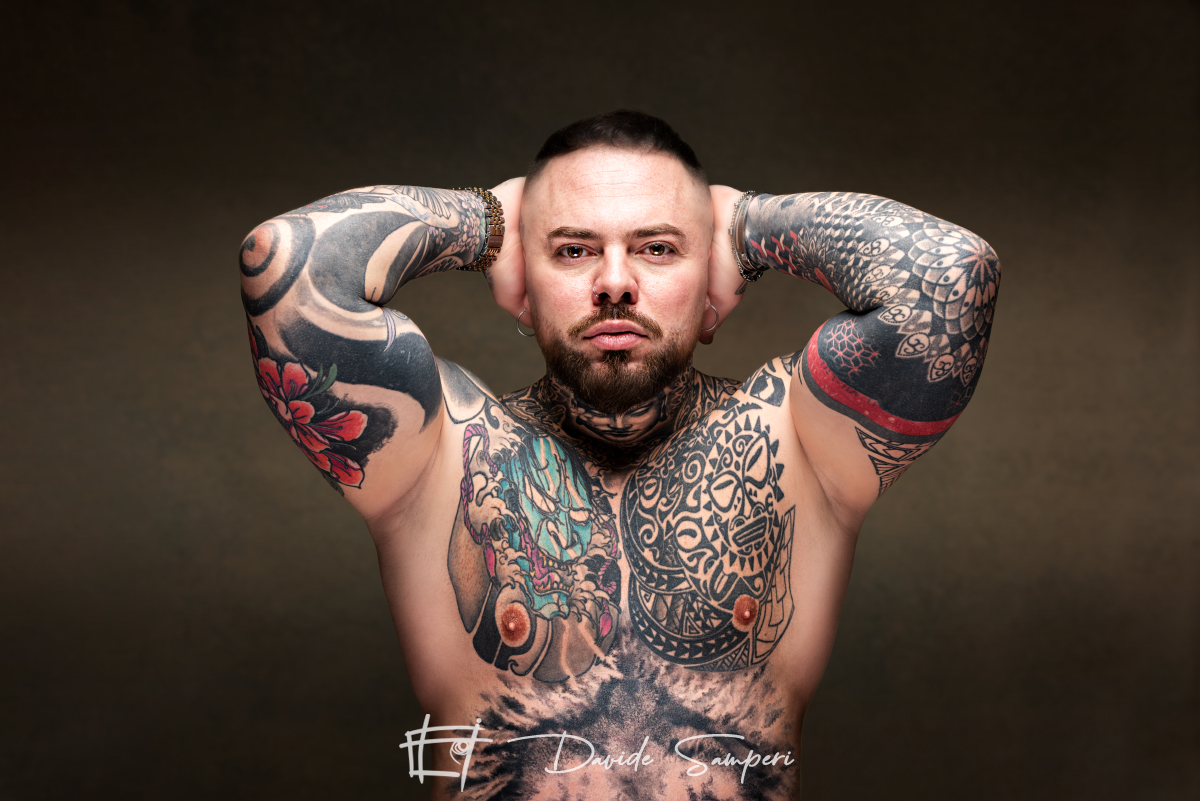 - 𝗟𝗨𝗖𝗔 - #3

#portrait #ritratto #padova #mestrino #rubano #selvazzano #vicenza #portraitphotography #ritrattofotografico #shooting #professionale #business #uomo #man #veneto #davidesamperi #studio #luce #tattoo #tattooed  #studiofotografico