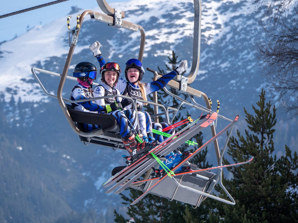 Munich International School tweet media