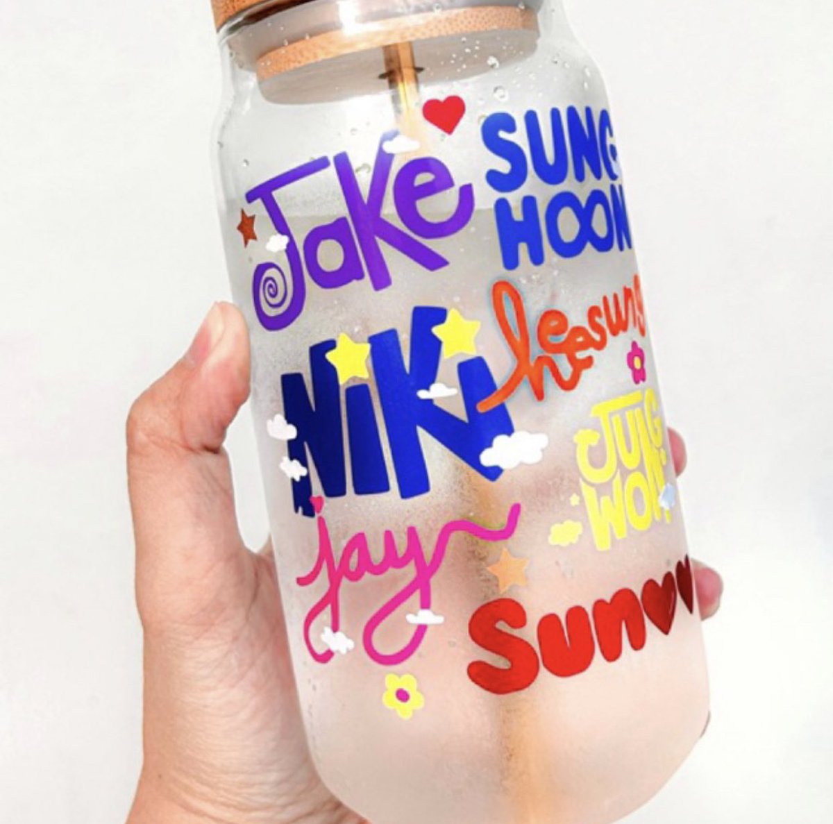 Enasiabackup's tweet photo. Our most awaited product collab is finally here! We have collaborated with FURBELOW PH just for you ENGENE🧡

Get your own ENHYPEN color changing soda glass now.

@EnFunds will receive ₱50 for every purchase of this product.

🛒 https://t.co/DL2ovIeOuu
🛒 https://t.co/02eeJH88FI https://t.co/Y0AOBtlSfj
