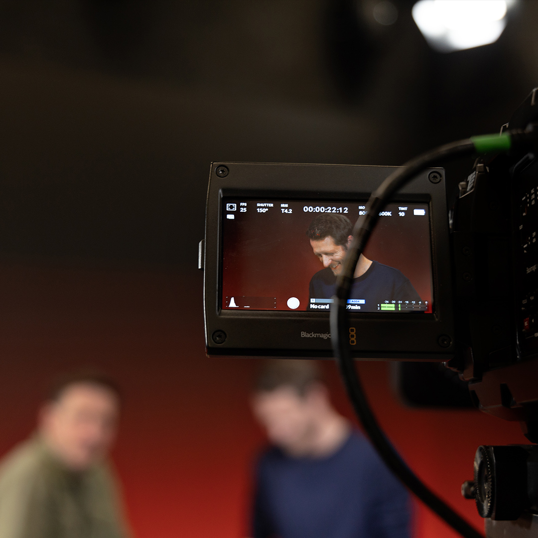 LEGO_Group's tweet image. Prepping Sr. Designer Didier for our LEGO Super Mario™ YouTube Premiere. He’s got big news to share with you... Tune in on March 10!

#LEGOSuperMario #MAR10Day