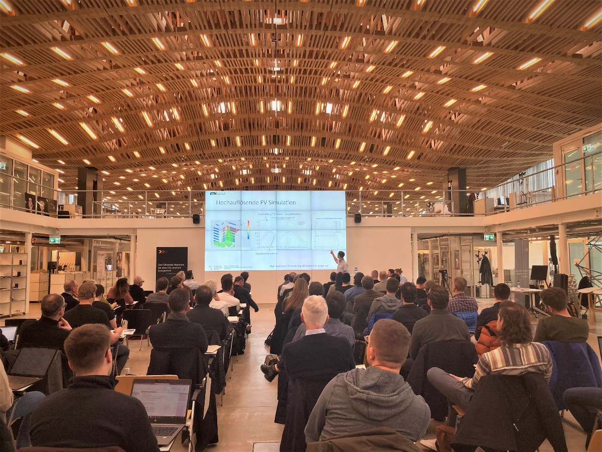 energie-cluster.ch (@energiecluster) on Twitter photo Mit unglaublichen 96 Anmeldungen war der Kurs «PV-Fassaden» von letzter Woche an der <a href="/ETH/">ETH Zürich</a> bis auf den letzten Platz ausgebucht! 😍
Melden Sie sich bereits jetzt für die zweite Durchführung am 12. September an! Informationen und Anmeldung: fal.cn/3wnAn Mit unglaublichen 96 Anmeldungen war der Kurs «PV-Fassaden» von letzter Woche an der <a href="/ETH/">ETH Zürich</a> bis auf den letzten Platz ausgebucht! 😍
Melden Sie sich bereits jetzt für die zweite Durchführung am 12. September an! Informationen und Anmeldung: fal.cn/3wnAn