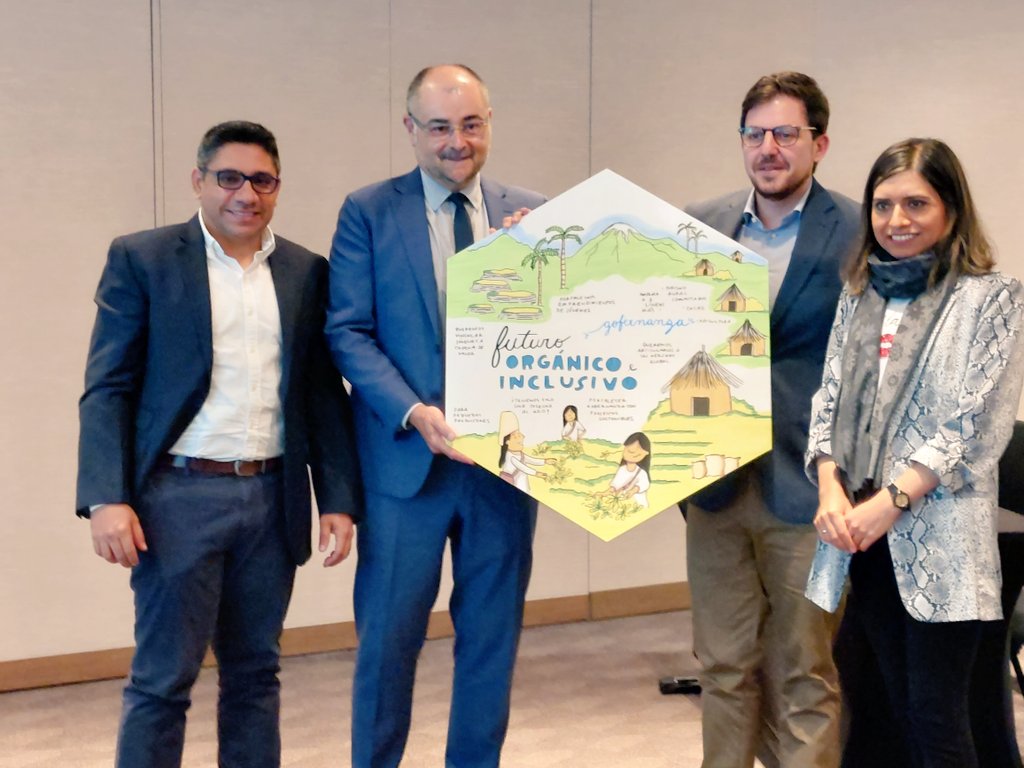 RafaLesmes's tweet photo. @REDECOLSIERRA y @acodea_ presentamos el proyecto "Futuro Orgánico para Organizaciones de la Sierra Nevada".
Y conocemos proyectos e iniciativas impulsados por la @UEenColombia en su compromiso 
#ConLaSociedadCivil en #Colombia https://t.co/gAZCCBTAyL