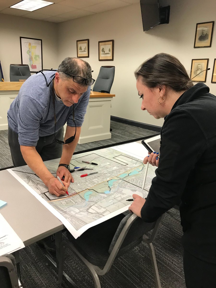 Isett held the first committee meeting for the Saucon Creek #Greenway Corridor Study and Master Site Plan project with #Hellertown. As part of the visioning process, Committee members marked up maps to share what they would like to gain from this study

barryisett.com/landscape-arch…