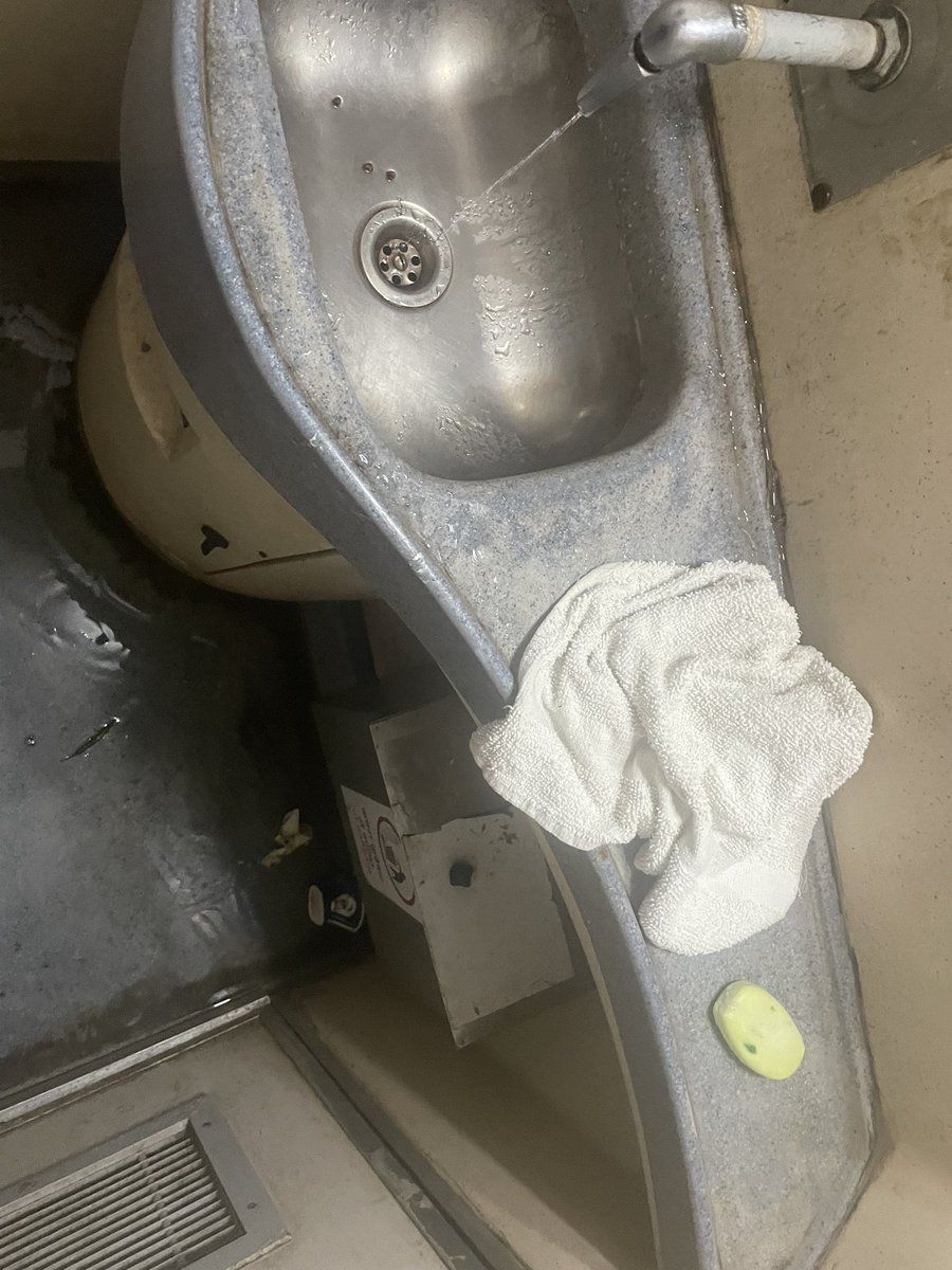 MafiaTraffic's tweet photo. Current situation of Train Name Golden Temple - 12903 #cleaningissue
If ac coach people are facing this issue then just imagine about non ac and General class. All dustbins are full , no hand wash filled , toilets are not clean.
@RailMinIndia @PMOIndia @AyushmanNHA @WesternRly https://t.co/NsTIFTCpUU