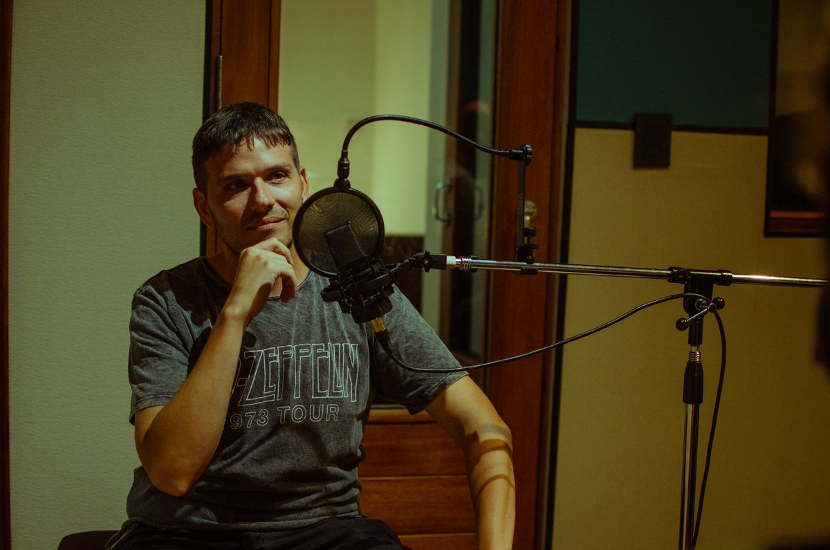 carlitosmilanga's tweet image. El jueves lanzamos nuevo podcast en esta oportunidad hablé con Andy Pallero de Pobre Johnny,radio Gen y Park. Hablamos de la mutación de la radio.Este podcast fue grabado en @MayaStudio
por @luisprimomix 
Foto Fátima Juarez