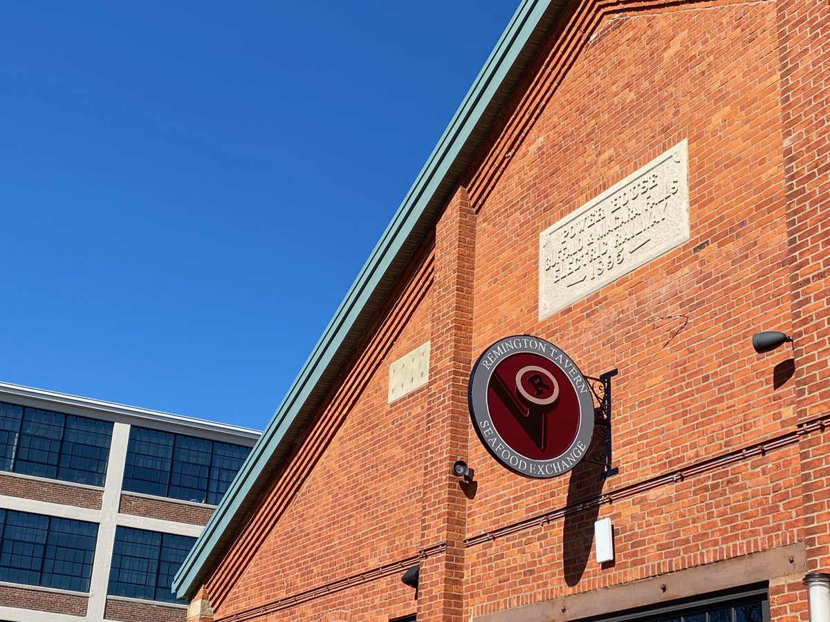 It's a beautiful day at Remington Tavern☀️ Don't let the cold stop you from coming in to dine with us tonight.

716.362.2802 for reservations 🍸