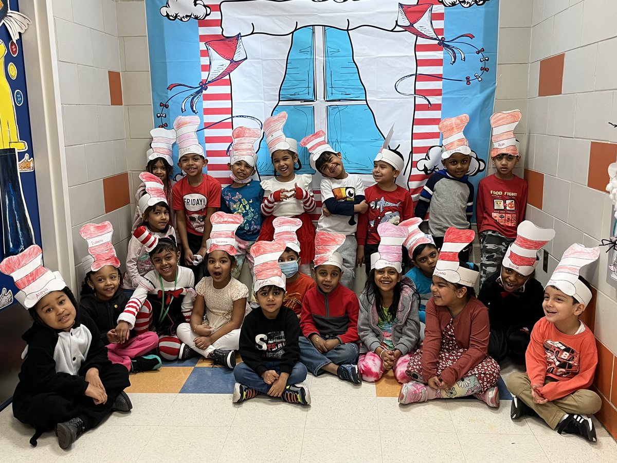 100qPs's tweet photo. P.S. 100Q celebrates Dr. Seuss week. Green eggs and ham, anyone??? @WendyDrago4 @PS100Q @NYCSchools @D27NYC @span_maureen https://t.co/3RrQPcgus2