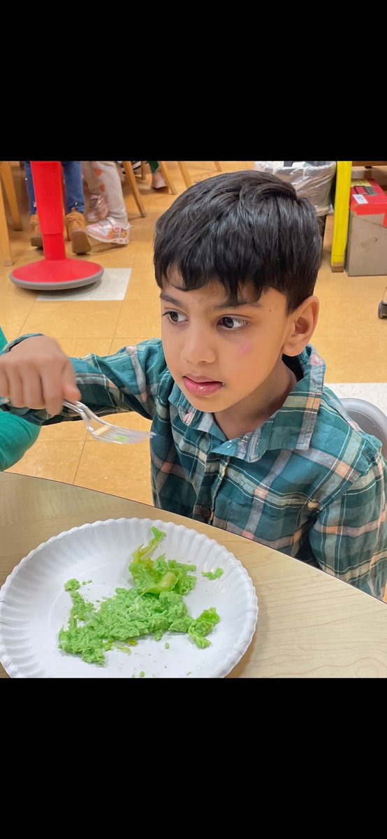 100qPs's tweet photo. P.S. 100Q celebrates Dr. Seuss week. Green eggs and ham, anyone??? @WendyDrago4 @PS100Q @NYCSchools @D27NYC @span_maureen https://t.co/3RrQPcgus2