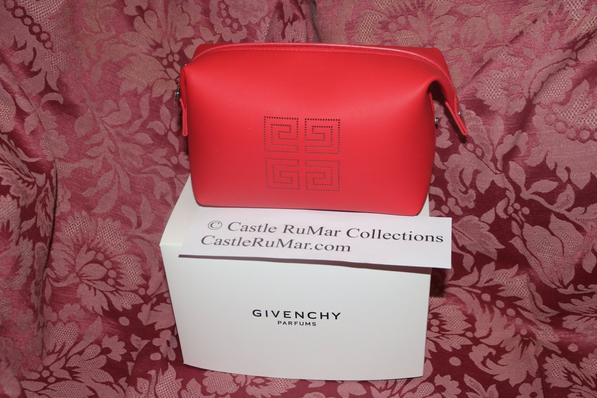 CastleRuMar's tweet image. Join me on Poshmark to buy &amp;amp; sell fashion and more. You'll save up to 70% off of top brands! For a limited time, use my code CASTLERUMAR to save $10: posh.mk/savJmEnCYxb #CastleRuMar #Emporium #Collections offering #Givenchy #red #bag for sale. @givenchy #Parfums