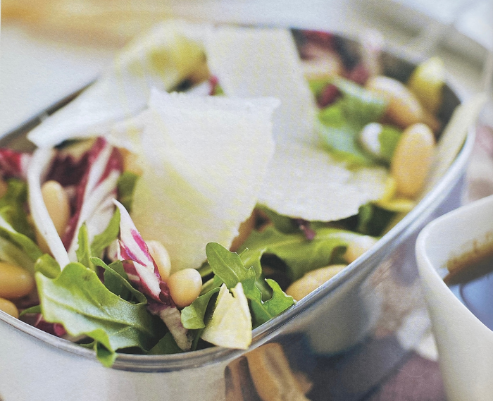 Ellie_Krieger's tweet photo. Here’s a healthy meal that comes together in 5 minutes---perfect for when you think you have no time to make anything. https://t.co/WFab01jidH #salad #whitebeans #parmesan #simplesalads #springsalads https://t.co/cvfQWRRcLE