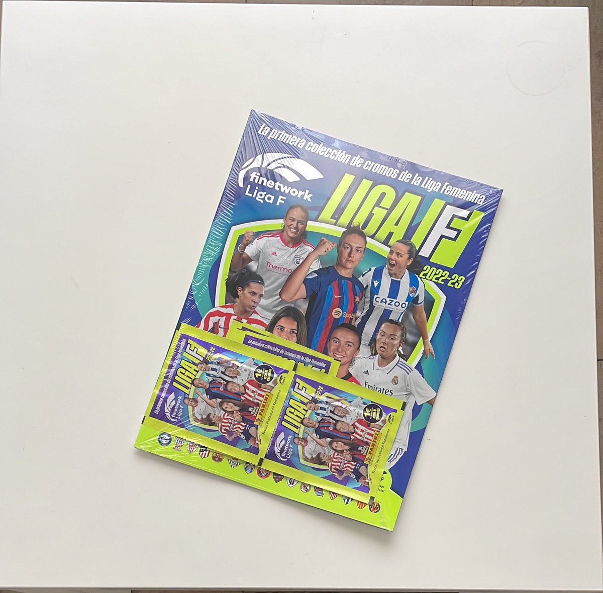 caromarquezp's tweet photo. No me importa tener 26 años, igual quería los cromos de la #LigaF https://t.co/qPaRqoRUeG