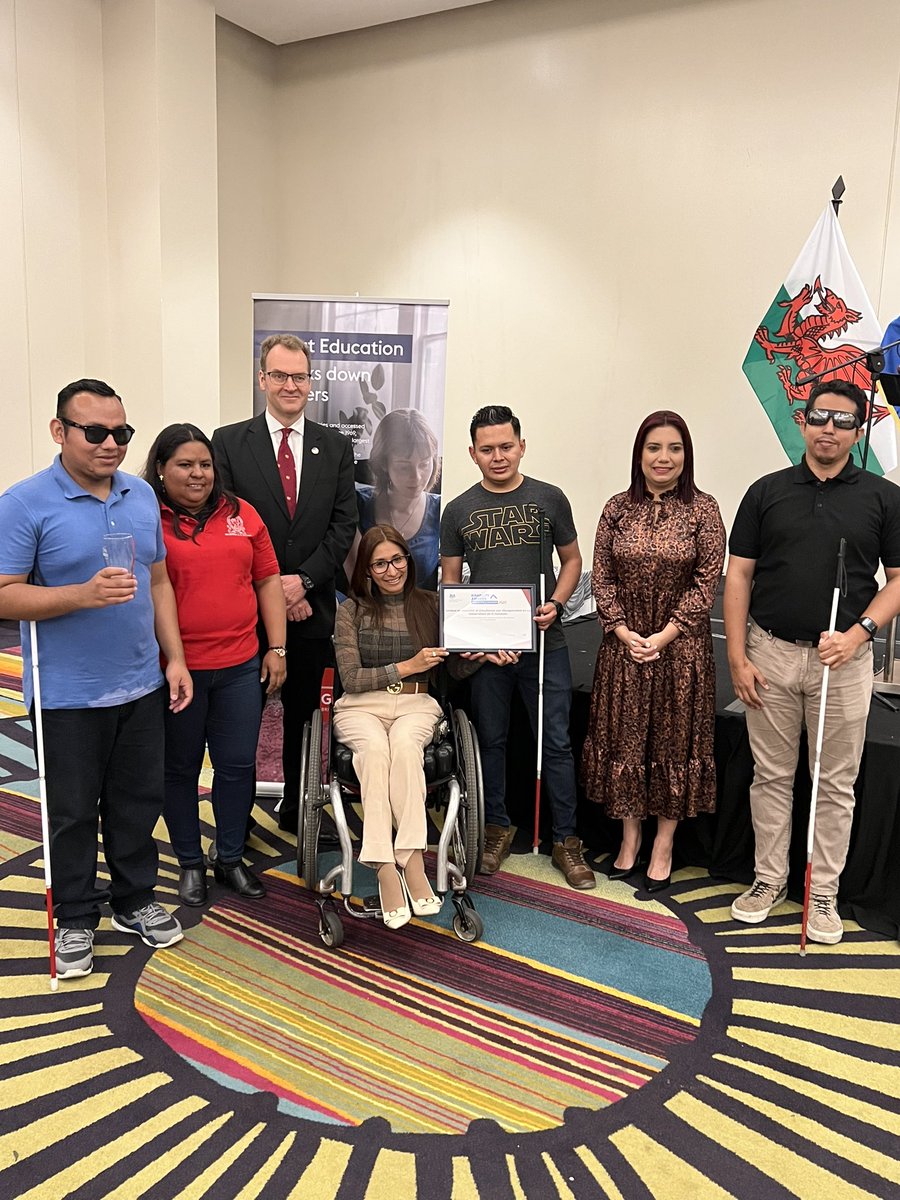 UKinElSalvador's tweet photo. #DisabilityAwards 🏆reconoció a instituciones en seis categorías:
5.Educación
🏆 @UESoficial.
🏆 @ABC_CPD.
🏆 @MuseoTinMarin.
¡Felicidades!. https://t.co/2ANlHsBnIz