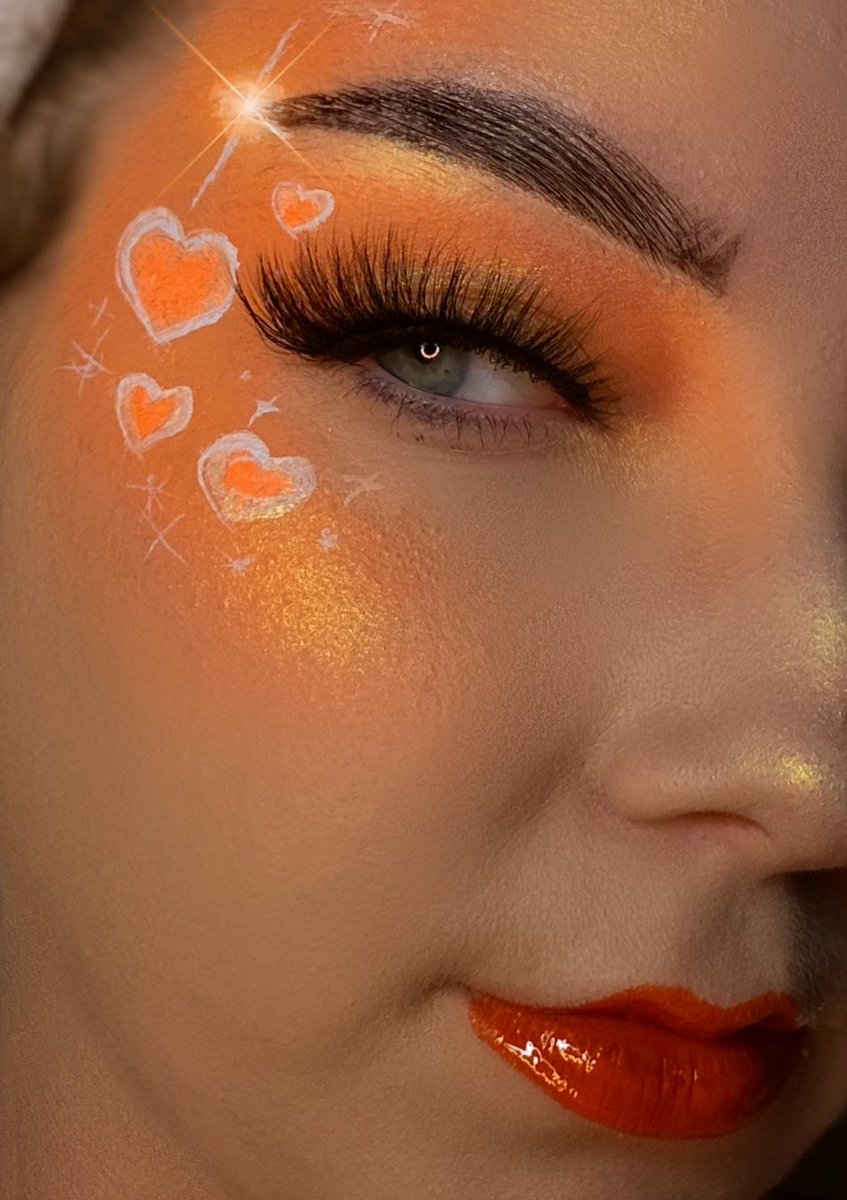 Orange makeup is such a power move 🧡 all products on my IG 
#makeup #makeupartist #mua #orange #hearts #nyx #benefit #benefitcosmetics #benefitbrows #blendbunny #fenty #rarebeauty